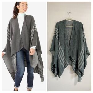 BB Dakota Reversible Green Gray Poncho Shawl Wrap One Size